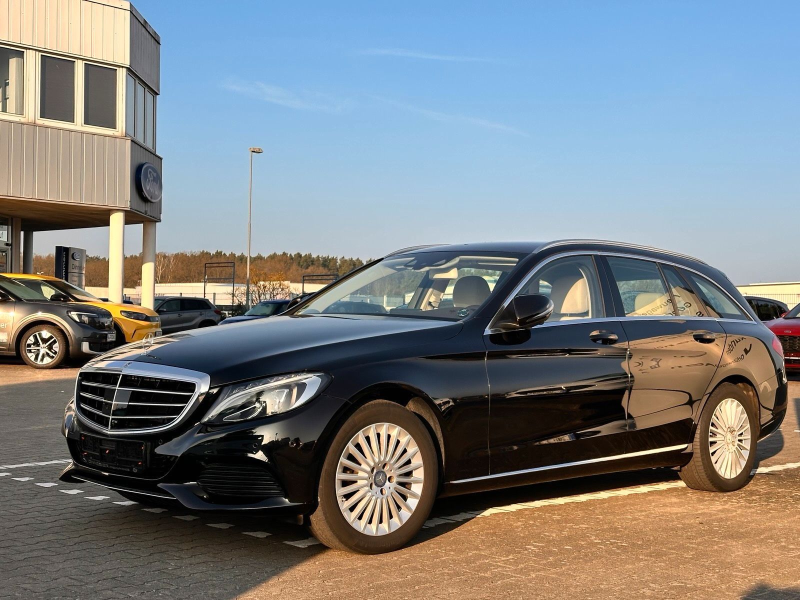 MERCEDES-BENZ Mercedes C 180T Exclusive 8/16 AHK 58tkm 3...