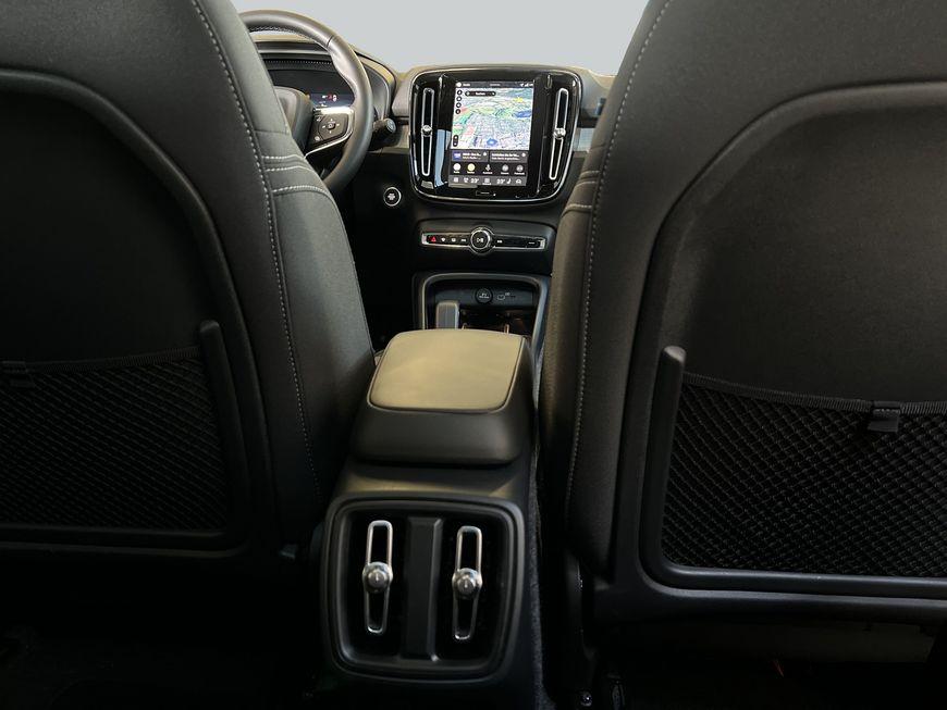 Volvo XC40 B3 Plus-Dark DKG Pano Pixel-LED AHK Pilot B