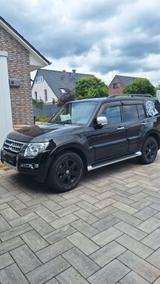 Mitsubishi Pajero 3,2 DI-D 4WD Final Edition Automatik ... - Mitsubishi Pajero: 4.4