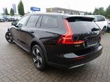 Volvo V60 B4 Diesel Cross Country Plus/AHK/Kamera/BLIS - schwarze Volvo V60 Cross Country