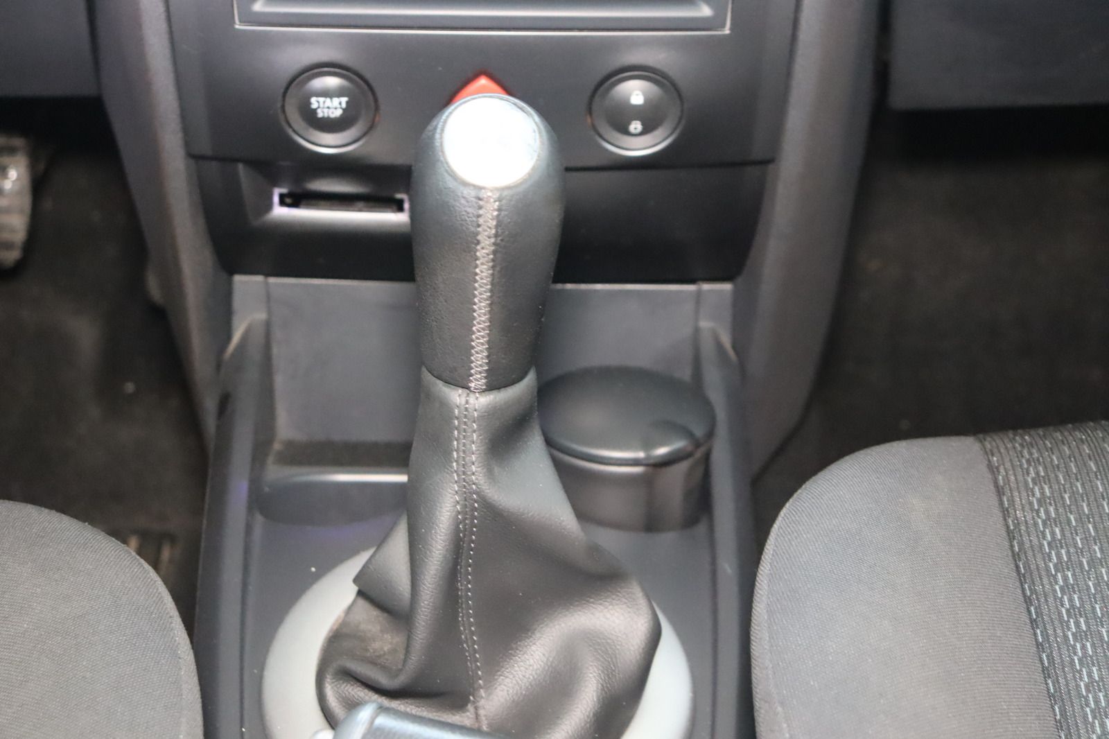 Fahrzeugabbildung Renault Megane 1.6 16V Dynamique HU/AU 09.27