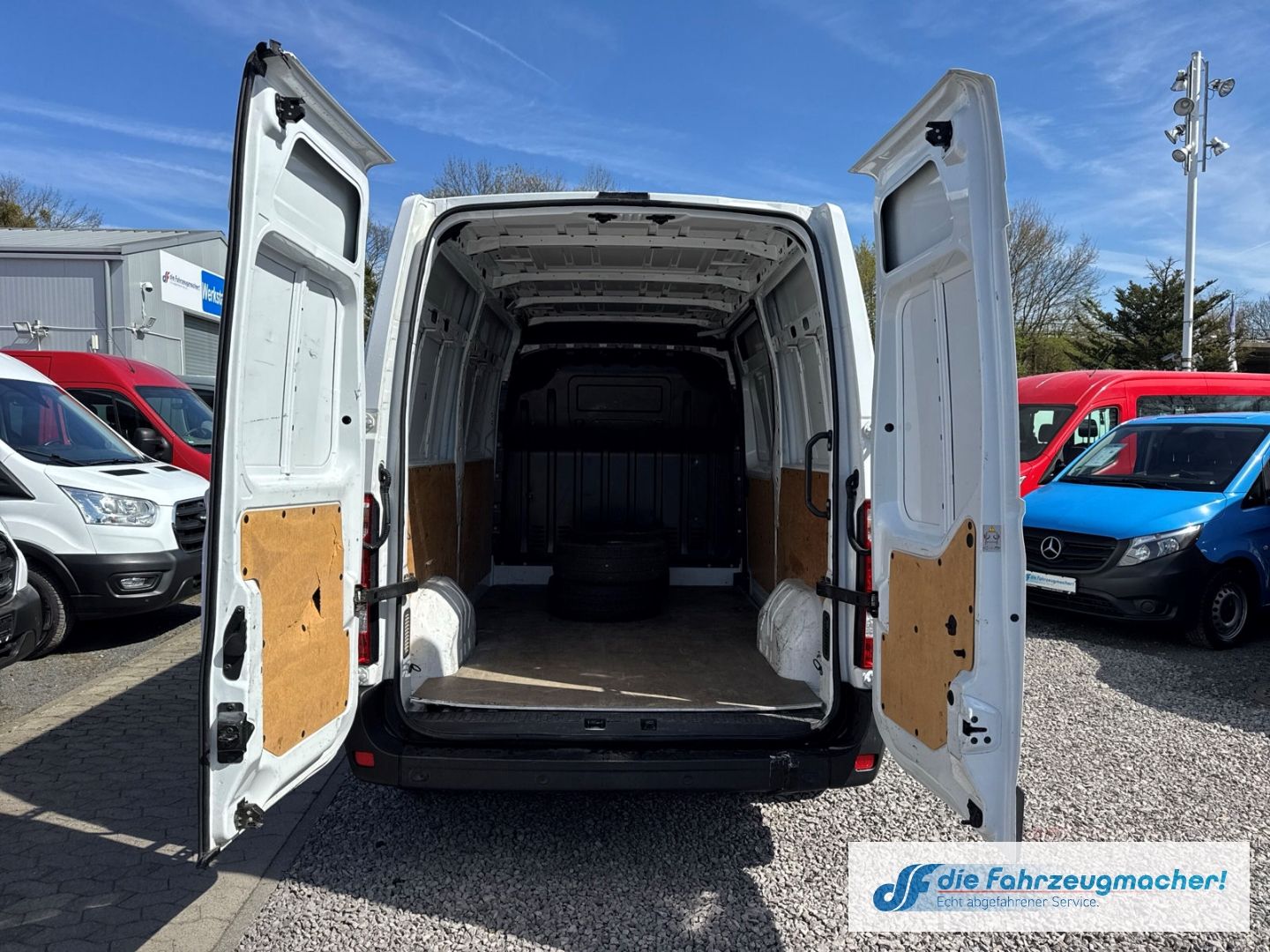 Fahrzeugabbildung Renault Master III Kasten L2H2 HKa 3,5t Totwinkelassiste