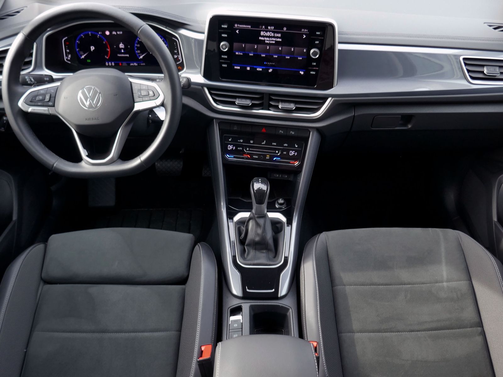 Fahrzeugabbildung Volkswagen T-Roc Style 1.5 TSI DSG | LED AHK PDC ACC