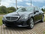 Mercedes-Benz E 200 - TÜV/INSPEKTION JÄHRLICHER SERVICE - Mercedes-Benz E-Class: Service