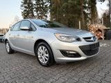 Opel Astra J Lim. 5-trg. Selection - Opel Astra: J Selection