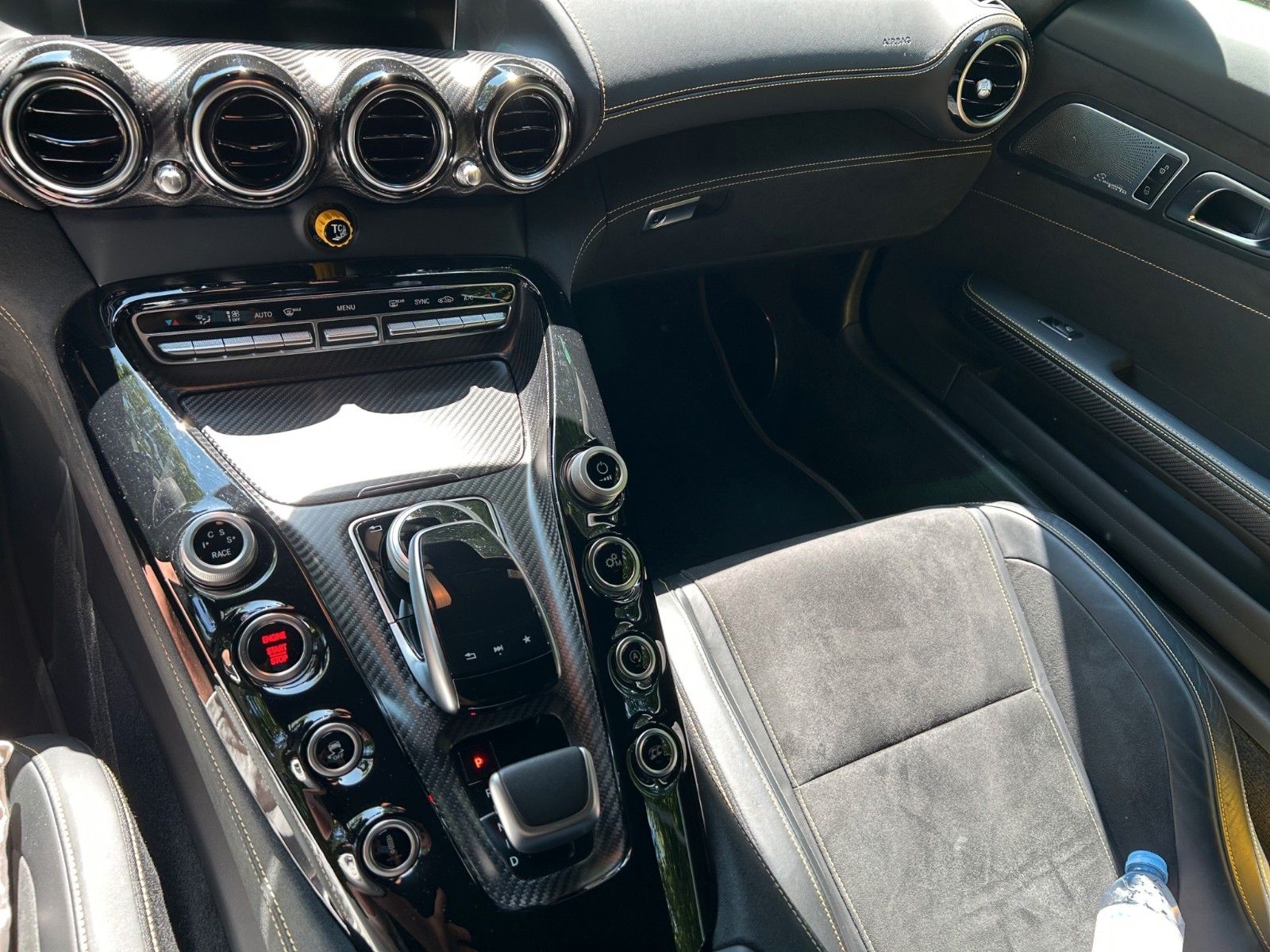 Fahrzeugabbildung Mercedes-Benz AMG GT R CARBON KERAMIK GELBKONTRAST PERFORMANCE