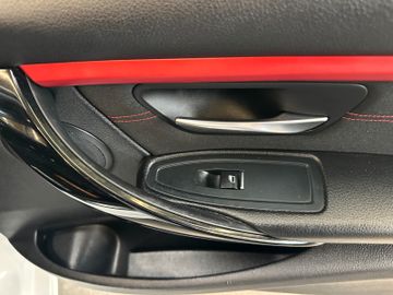 BMW 330 Touring *Sport Line*Navi*Bi Xenon*