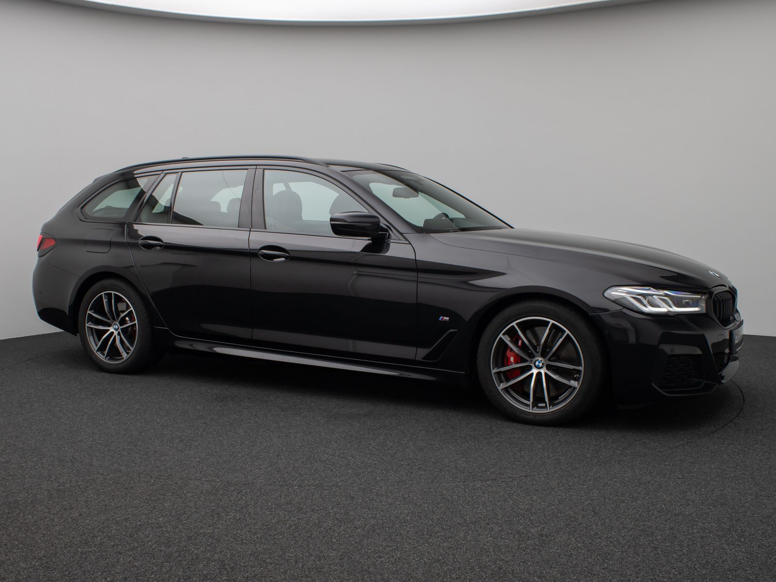 Fahrzeugabbildung BMW 530d  M Sport Kamera Laser HUD DAB HiFi Komfort