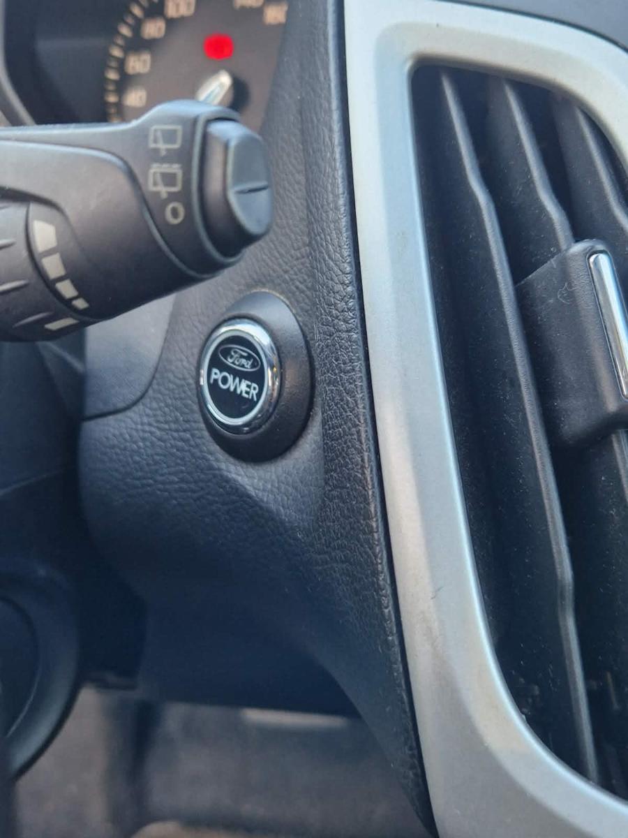 Ford Focus 2013 — photo 12
