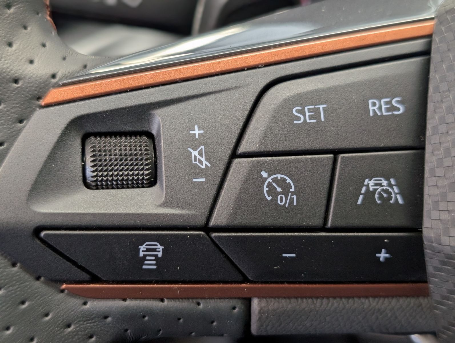 Fahrzeugabbildung CUPRA Leon 1.5eTSI DSG Matrix Kamera Vision+ Full Link
