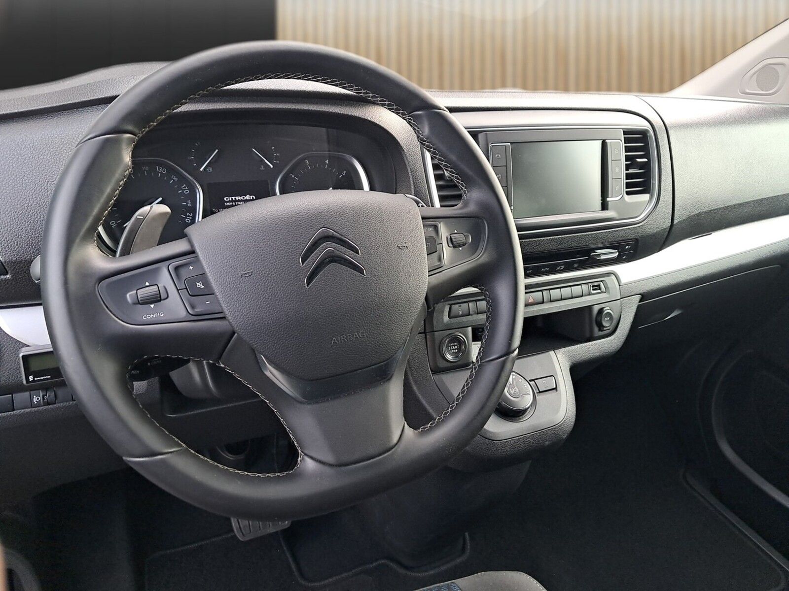 Fahrzeugabbildung Pössl Vanster Citroen 180 PS 8-Fach Bereift