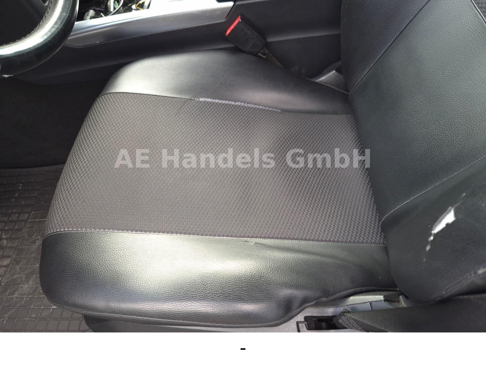 Mercedes-Benz E250 2013 — photo 21