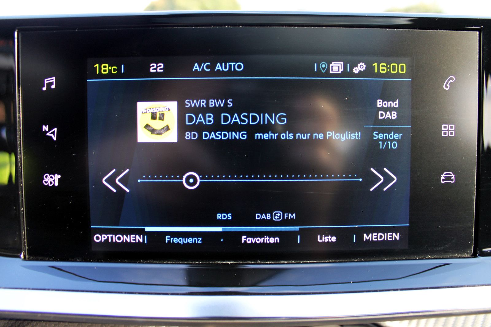 Fahrzeugabbildung Peugeot 2008 e-GT 11kW OnBoard LED ACC KAM SHZ BT NAV