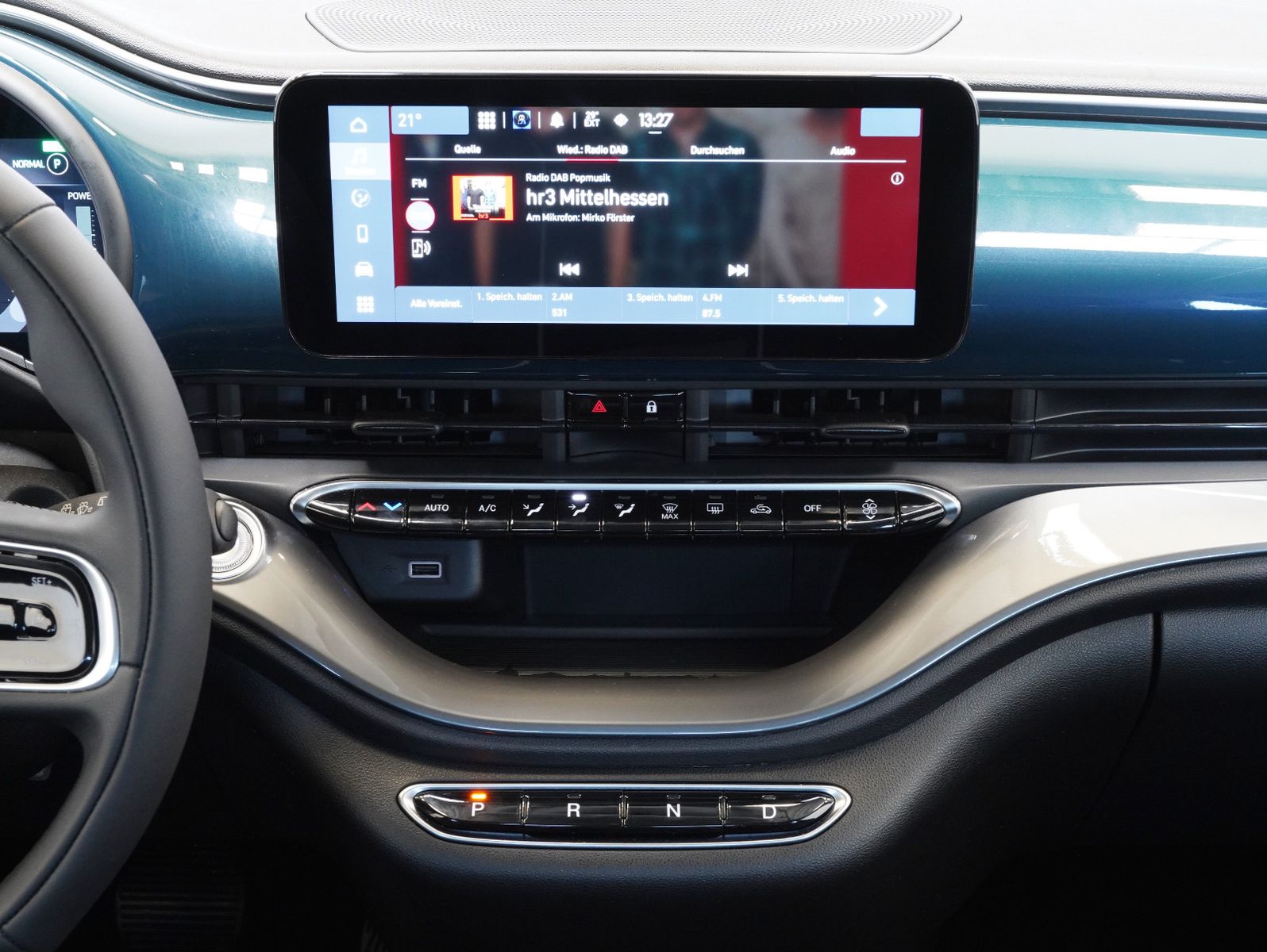 Fahrzeugabbildung Fiat 500e 87KW/42kWh/DC-LADEN/CARPLAY/DAB/SOH