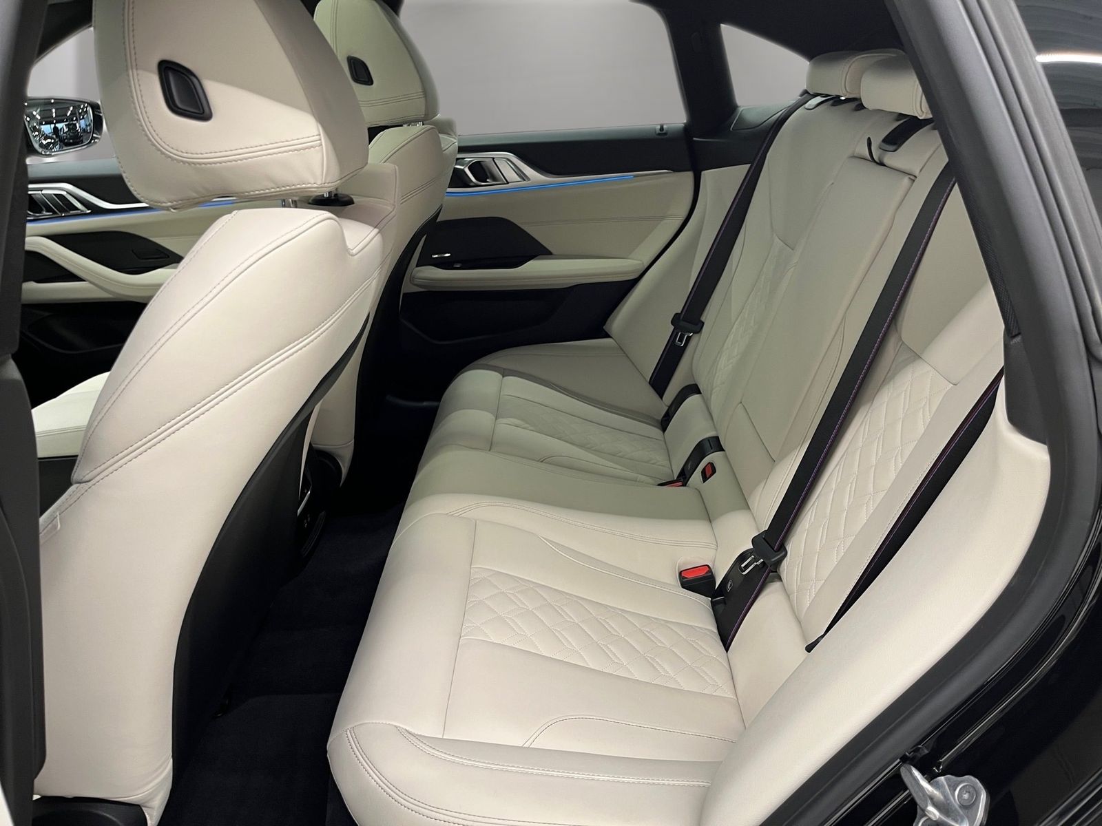 BMW i4 - Bild 13