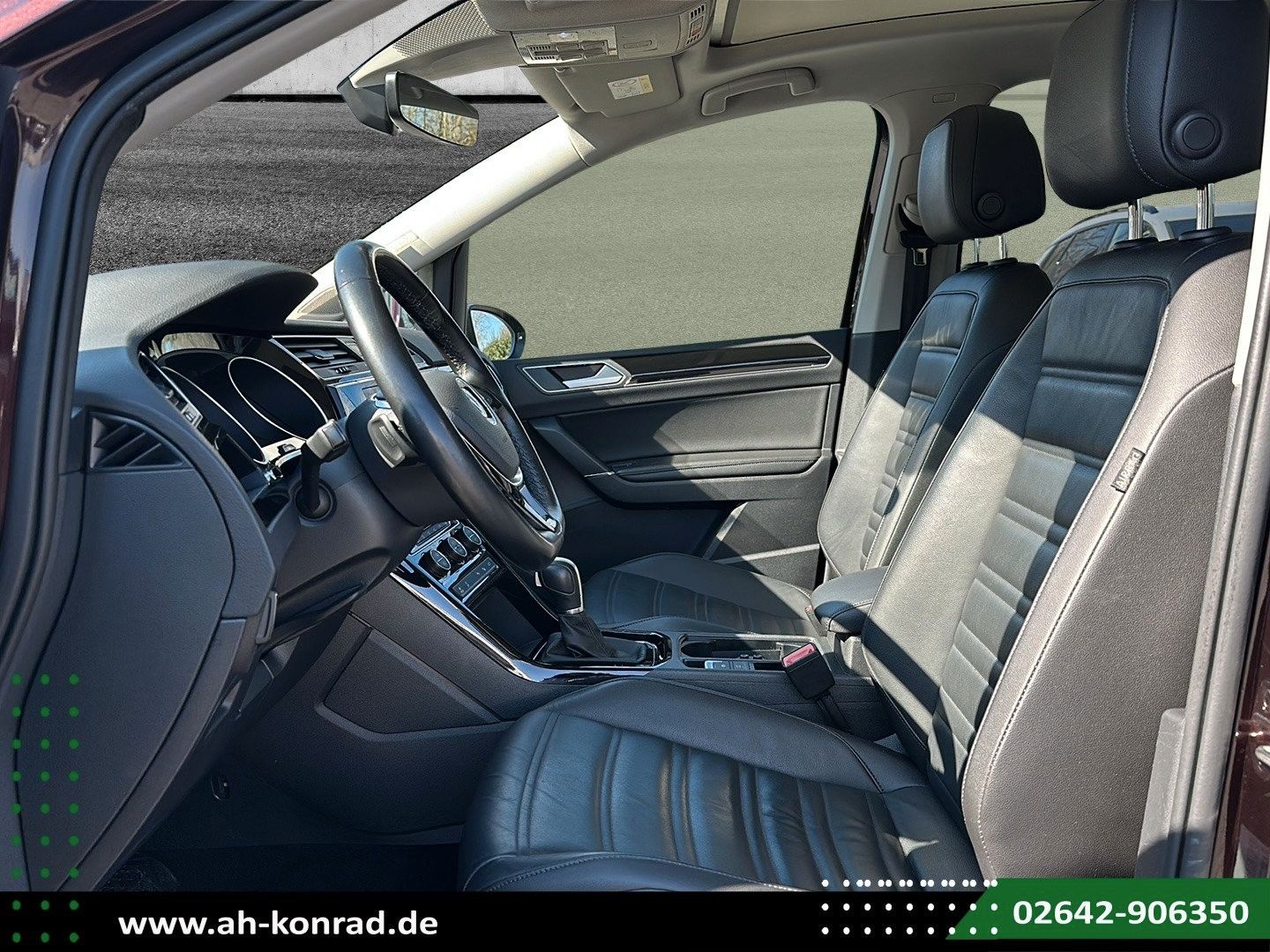 Fahrzeugabbildung Volkswagen Touran Highline BMT 2.0 TDI DSG-Pano-AHK-Navi