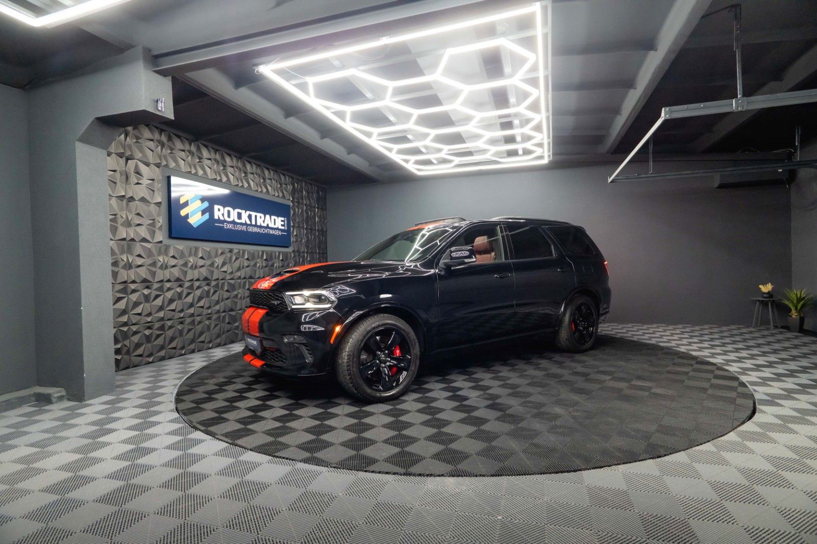 Fahrzeugabbildung Dodge Durango 6.4 V8 SRT Performance 4x4 Night-Paket
