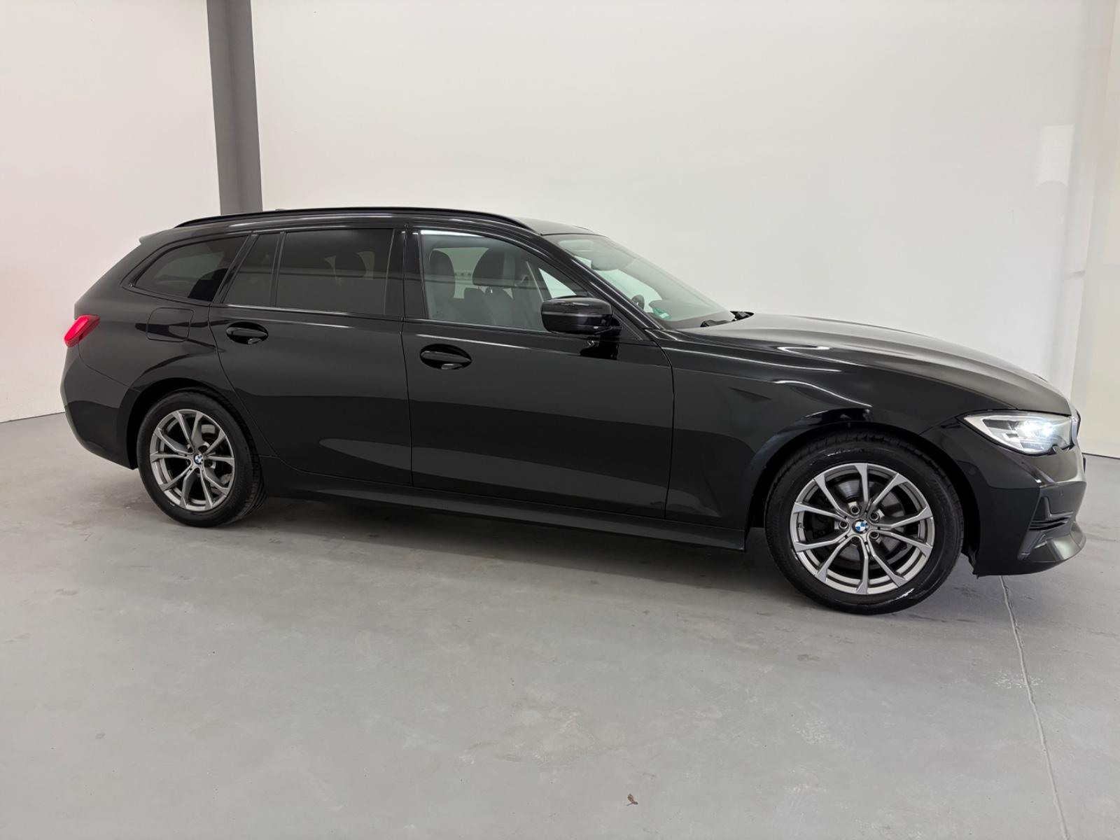 BMW 320d xDrive Touring Sport Line *SAG*LED*DAB*AHK*