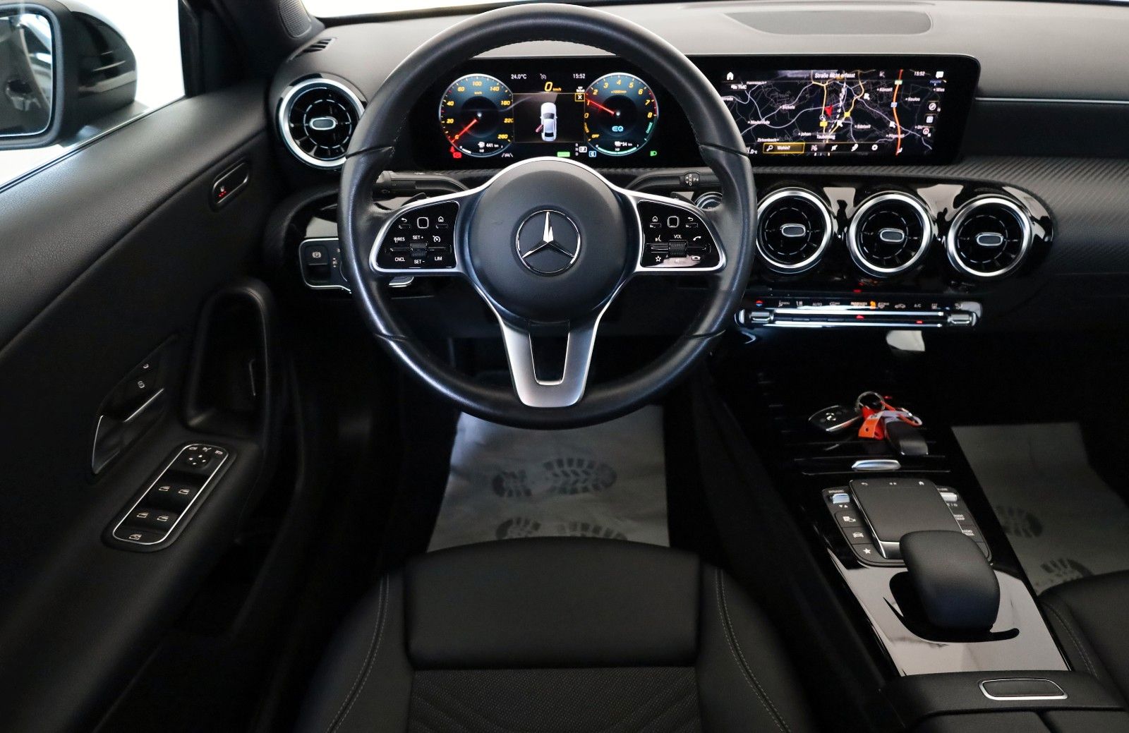 Fahrzeugabbildung Mercedes-Benz A 250 e Style Limo., T.Leder, Navi, LED, Kamera