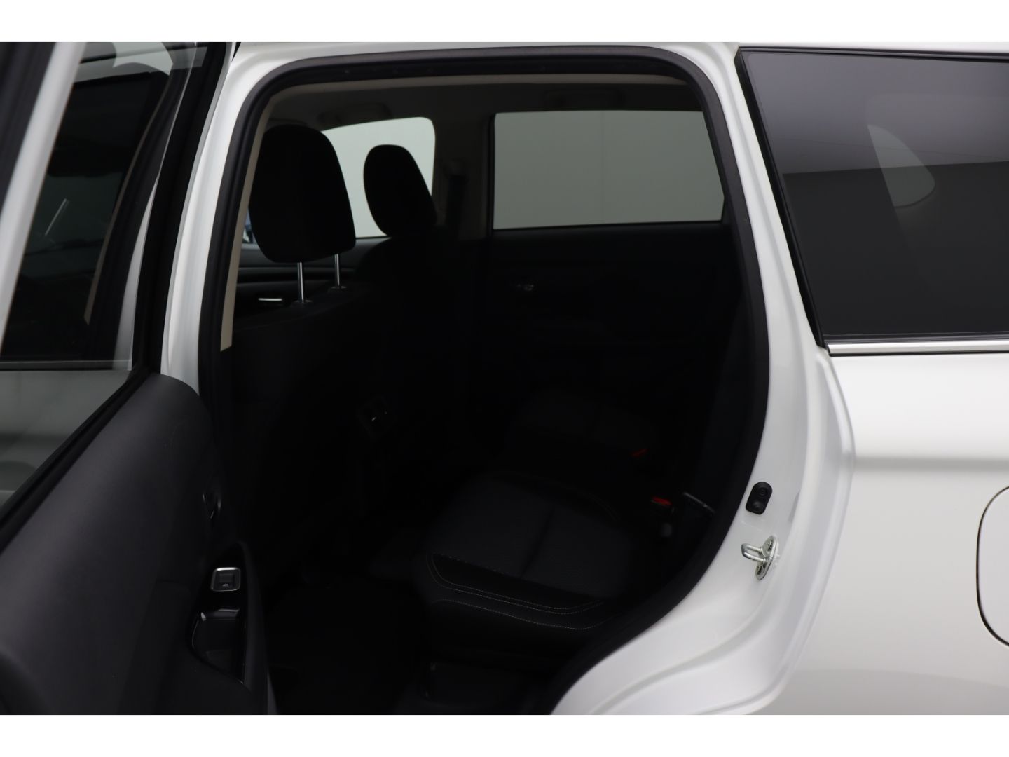 Fahrzeugabbildung Mitsubishi Plug-in Hybrid Outlander PHEV Basis 4WD Tempomat