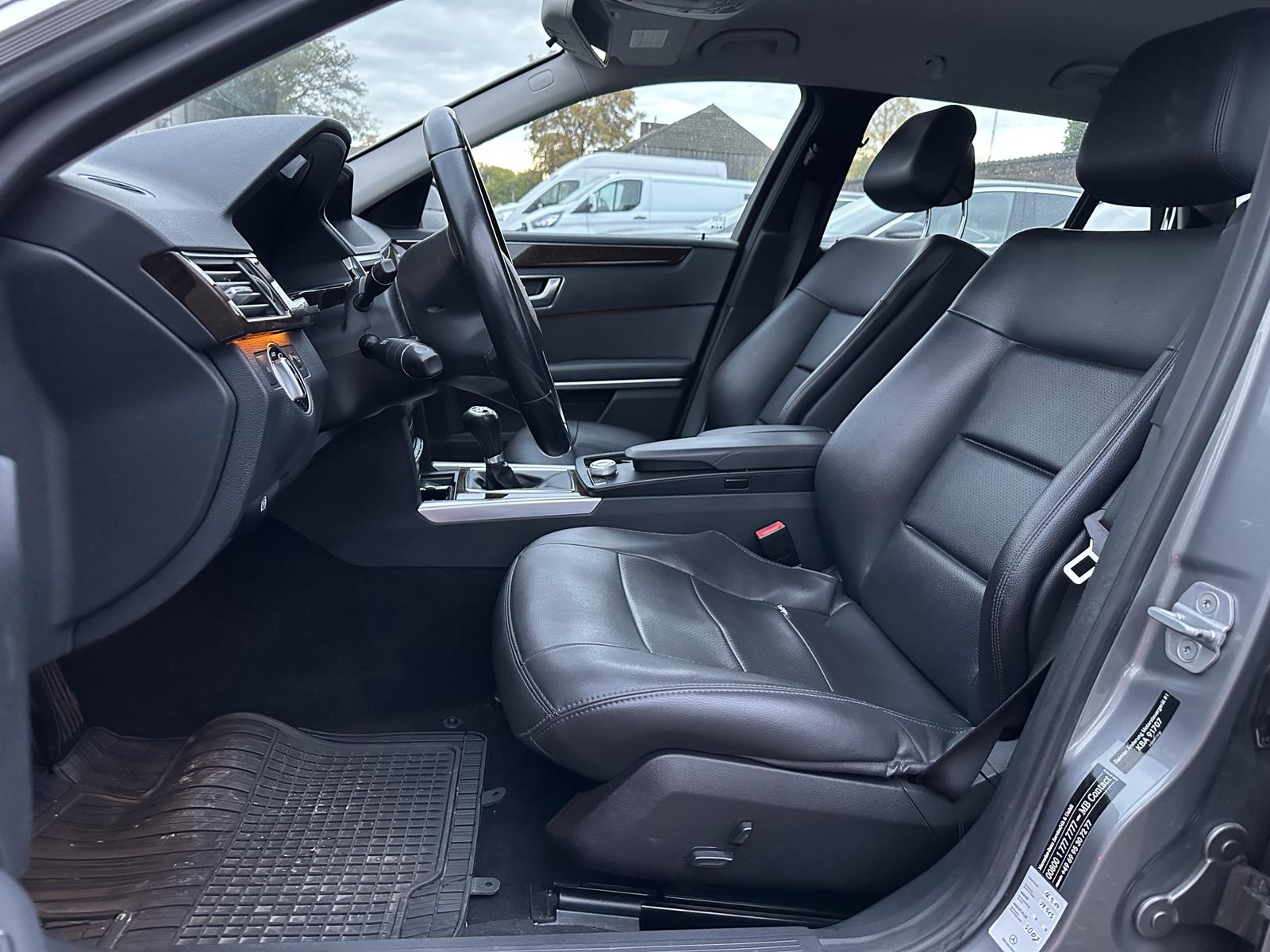 Mercedes-Benz E220 2012 — photo 9