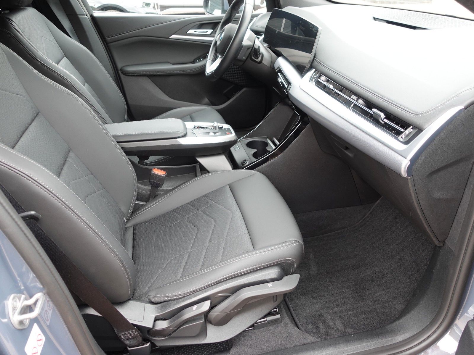 Fahrzeugabbildung BMW 218i Active Tourer Aut. DCT Ad.LED/AHK/el.Heckkl