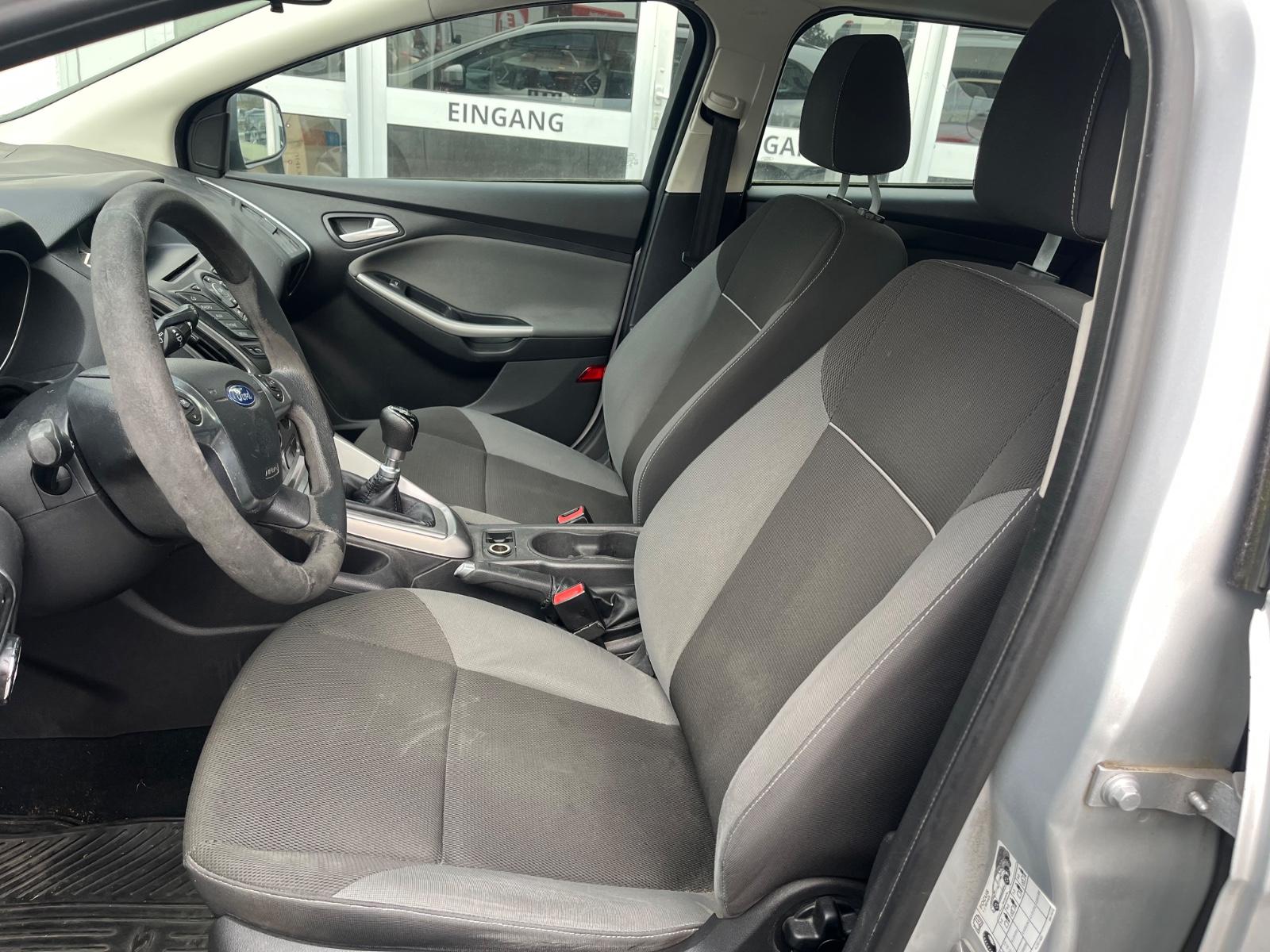 Ford Focus 2013 — photo 10