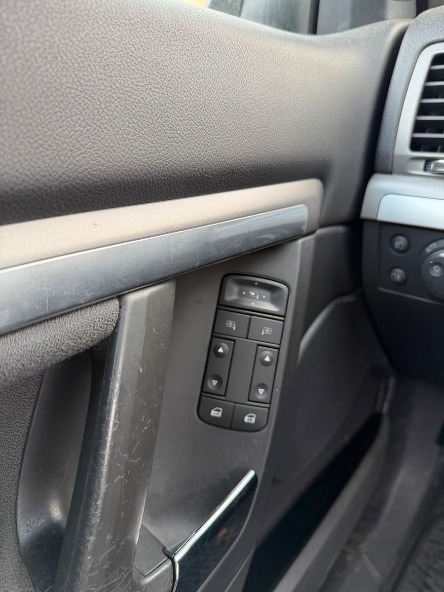 Opel Vectra 2005 — photo 11