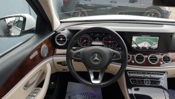Mercedes E 200 - 10