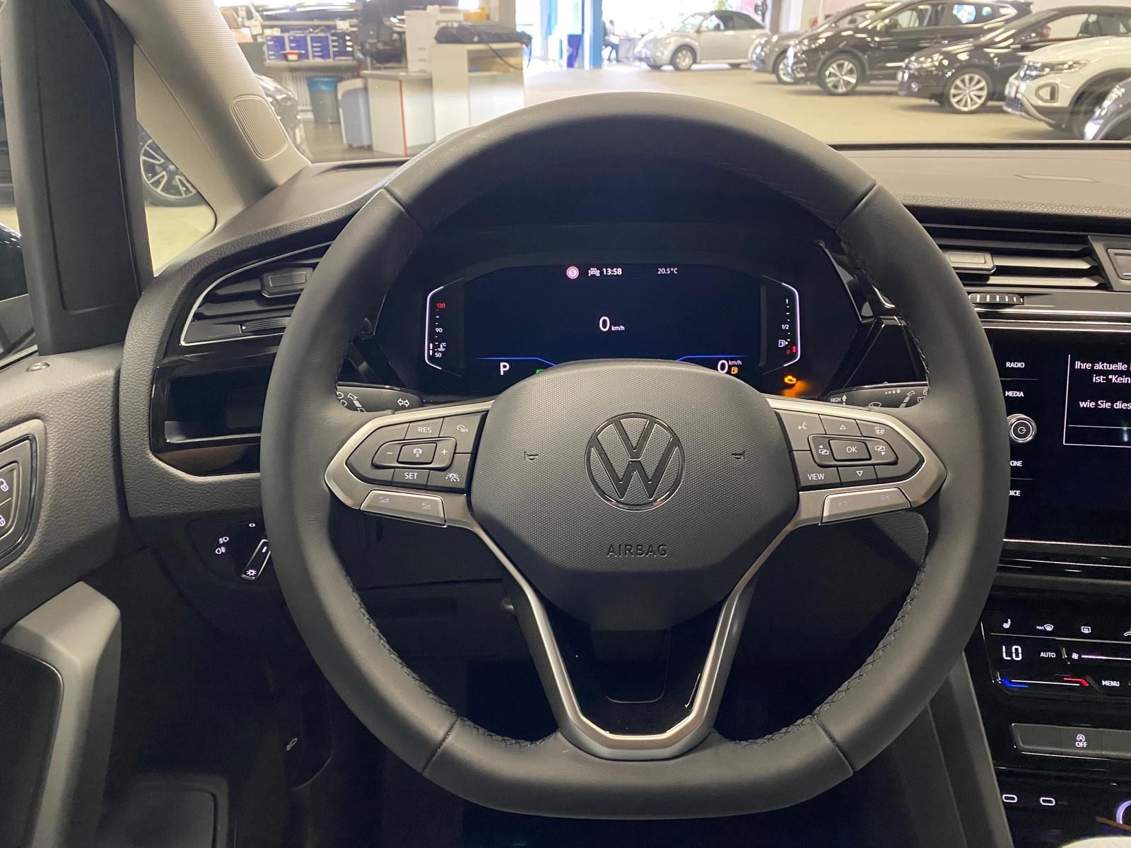 Fahrzeugabbildung Volkswagen Touran 1.5 TSI Comfortline+MATRIX+ACC+TOTWINKEL+