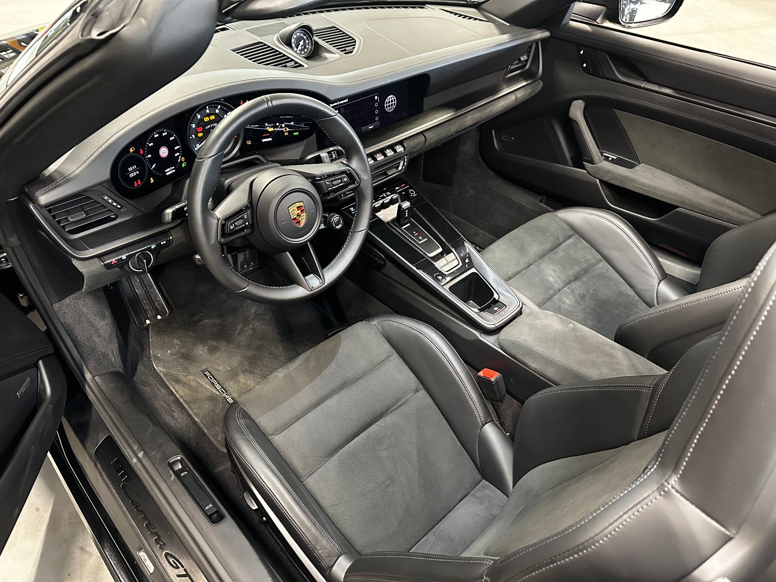 Fahrzeugabbildung Porsche 992/911 Carrera Cabriolet GTS-dt.Auto-Steuer