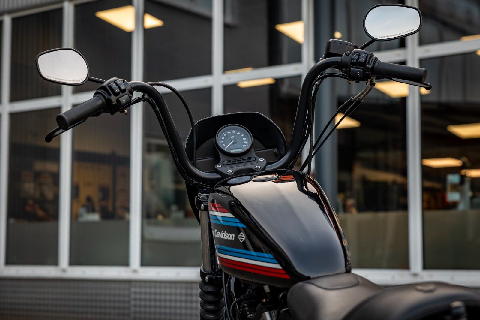 Fahrzeugabbildung Harley-Davidson XL883N - Iron 883 Auspuff - Kesstech - Ape