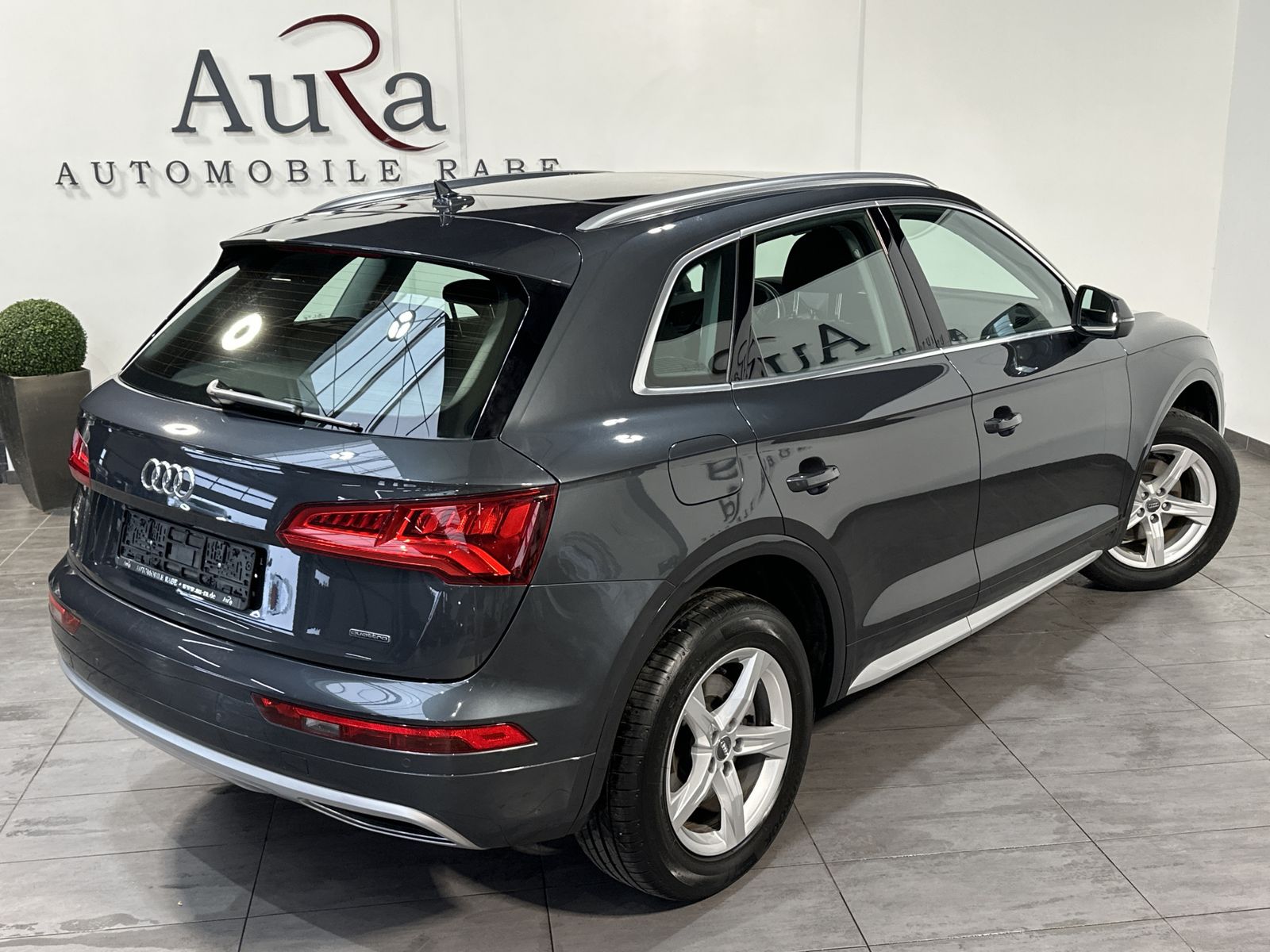 Fahrzeugabbildung Audi Q5 40 TDI Quattro Sport NAV+XEN+ACC+PANORAMA+KAM