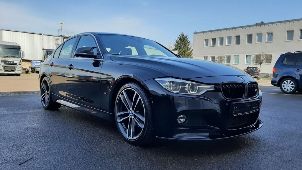 Image of BMW 330