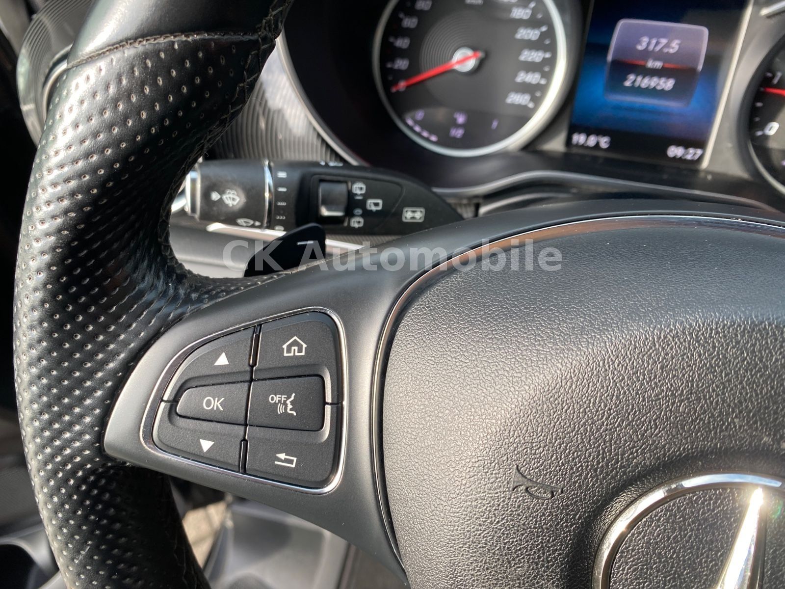 Fahrzeugabbildung Mercedes-Benz V 300 d EDITION 4MATIC lang/7Sitze/Navi/Kam./LED