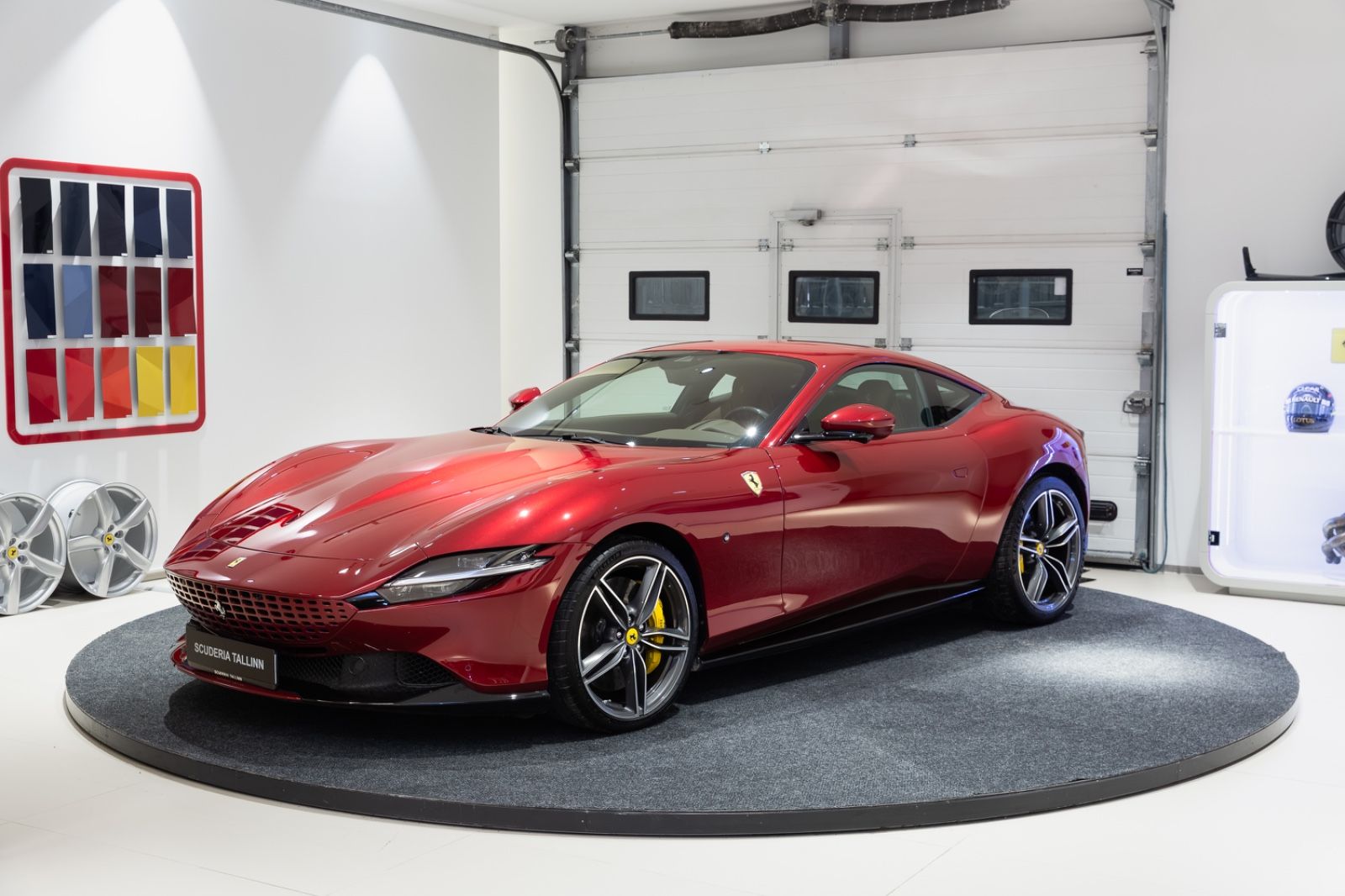 FERRARI Roma