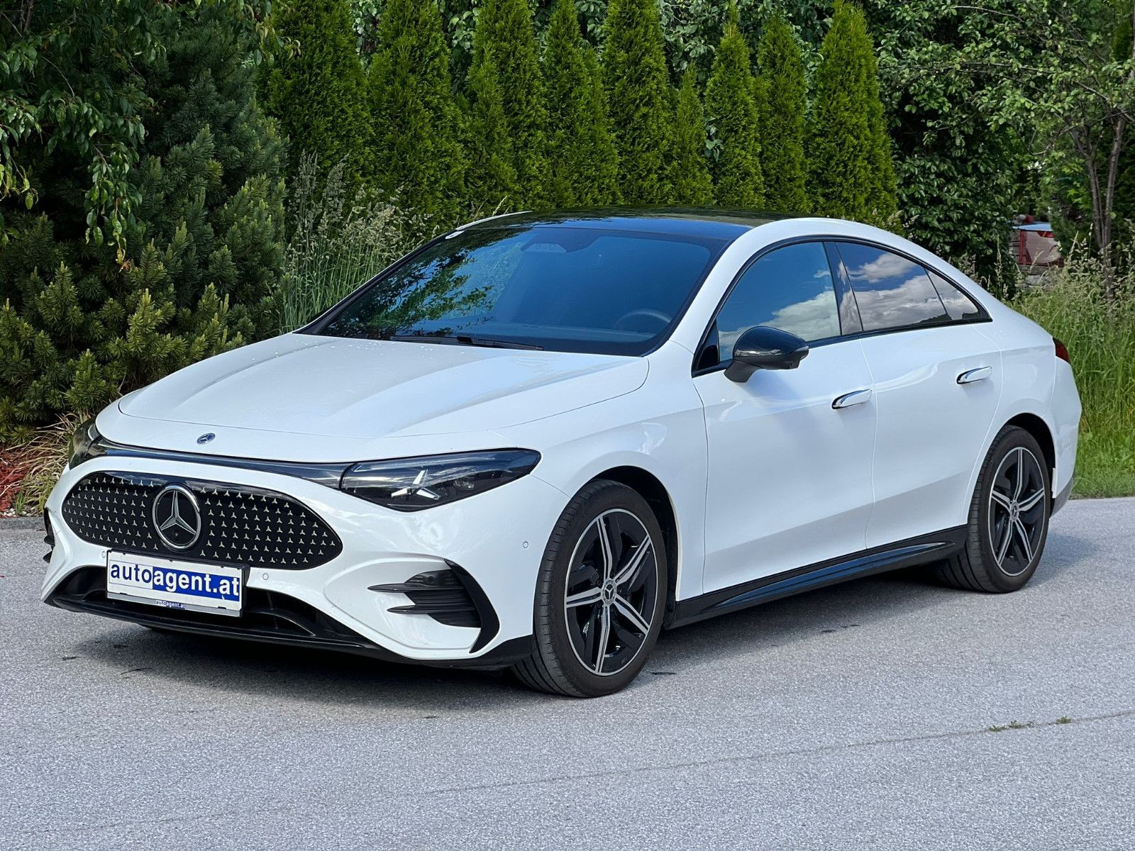 Mercedes-Benz 350 CLA EQ 4matic AMG PANO AHK Night Paket