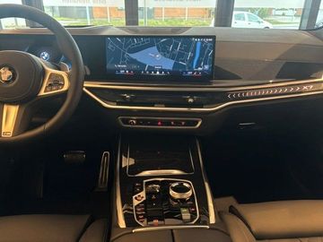 BMW X7 - 11