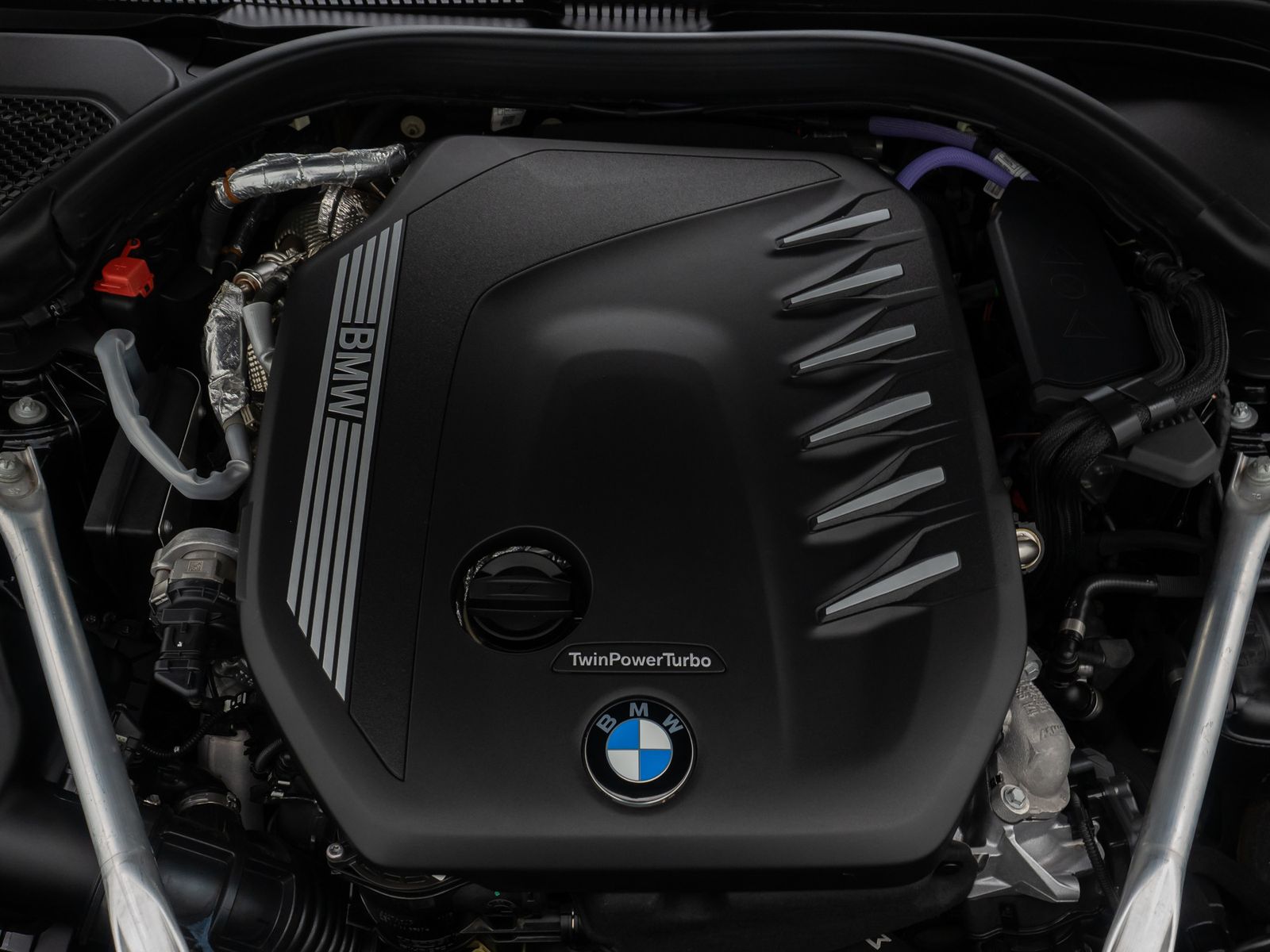 Fahrzeugabbildung BMW 540d xD M Sport DAB HUD DisplayKey Panorama HiFi