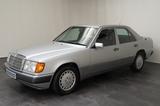 Mercedes-Benz 260 E - Mercedes-Benz 260 mit Benzin-Antrieb
