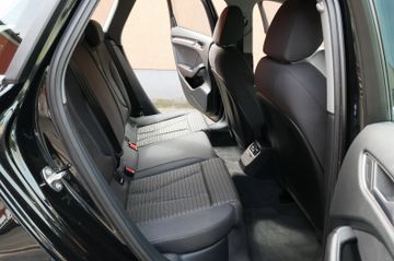 Fahrzeugabbildung Audi A3 Sportback 35 TFSI sport, Bi-Xenon