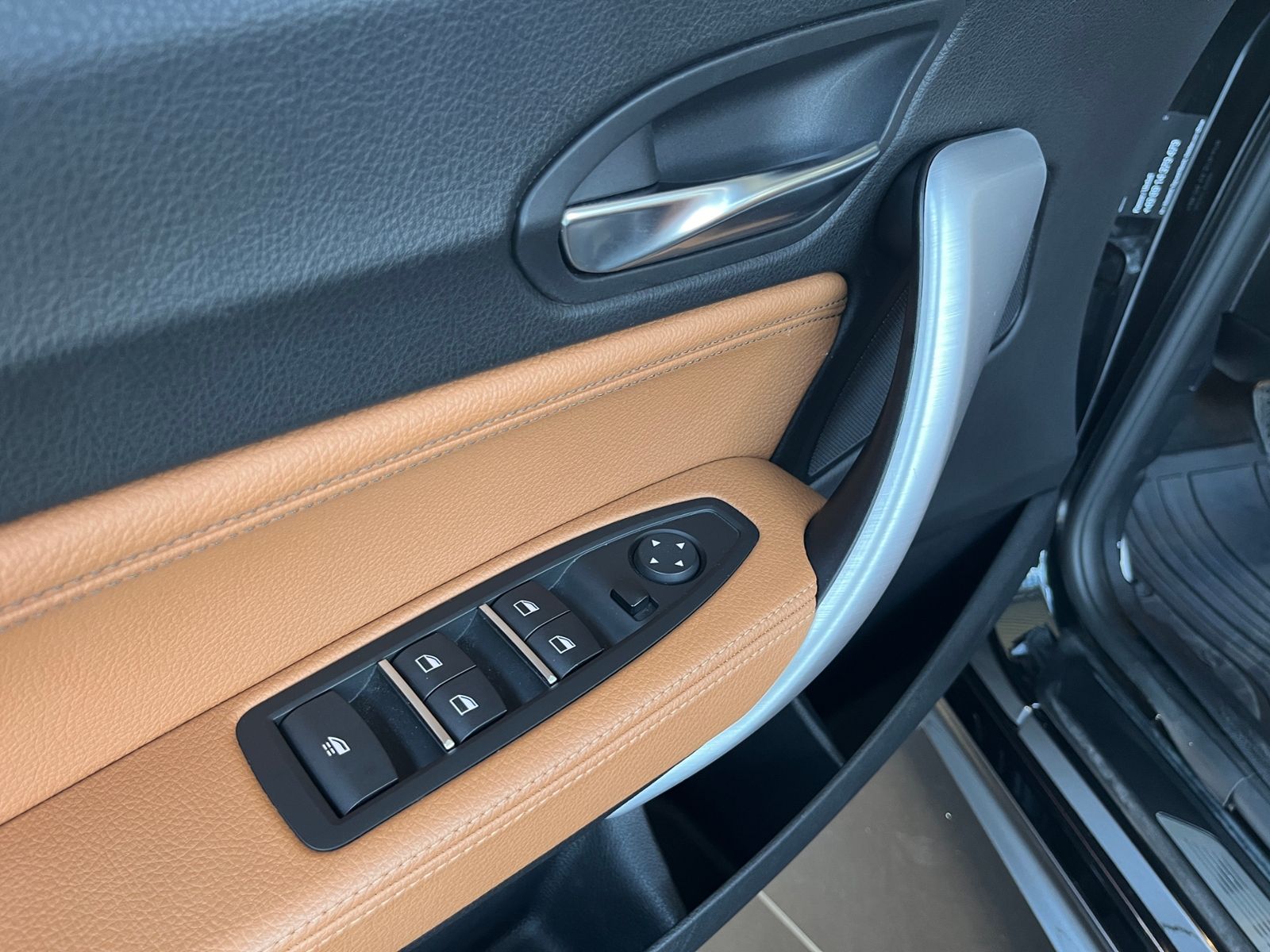 Fahrzeugabbildung BMW 220i Cabrio M Sport Shadow LED NAV RFK SHZ 18"