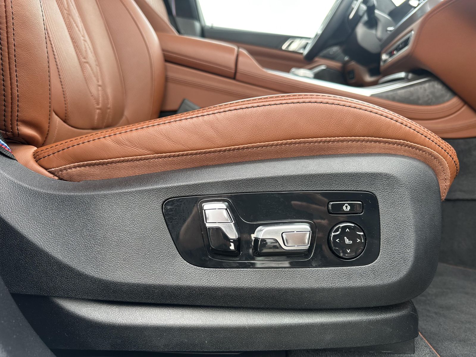 BMW X7 M60 - Bild 28