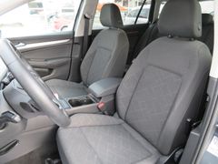 VW Golf VIII Variant 2.0TDI Life DSG Kamera LED Nav VW Golf VIII Variant 2.0TDI Life DSG Kamera LED Nav