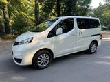 Nissan NV200 Evalia Tekna Navi Kamera 7-Sitzer - : Kleinbus, 20 Sitzer