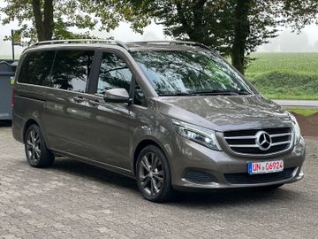 Mercedes V 220 - 4