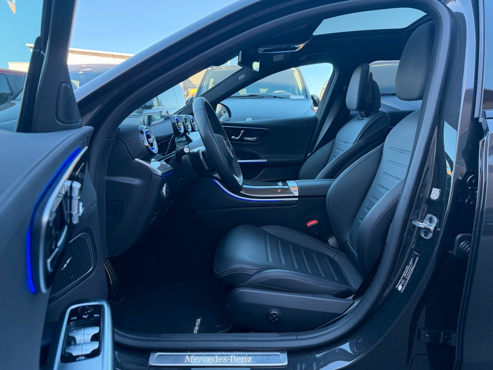 Fahrzeugabbildung Mercedes-Benz C 220 T d Edition AMG AHK+Pano+360°+Distr+Ambien