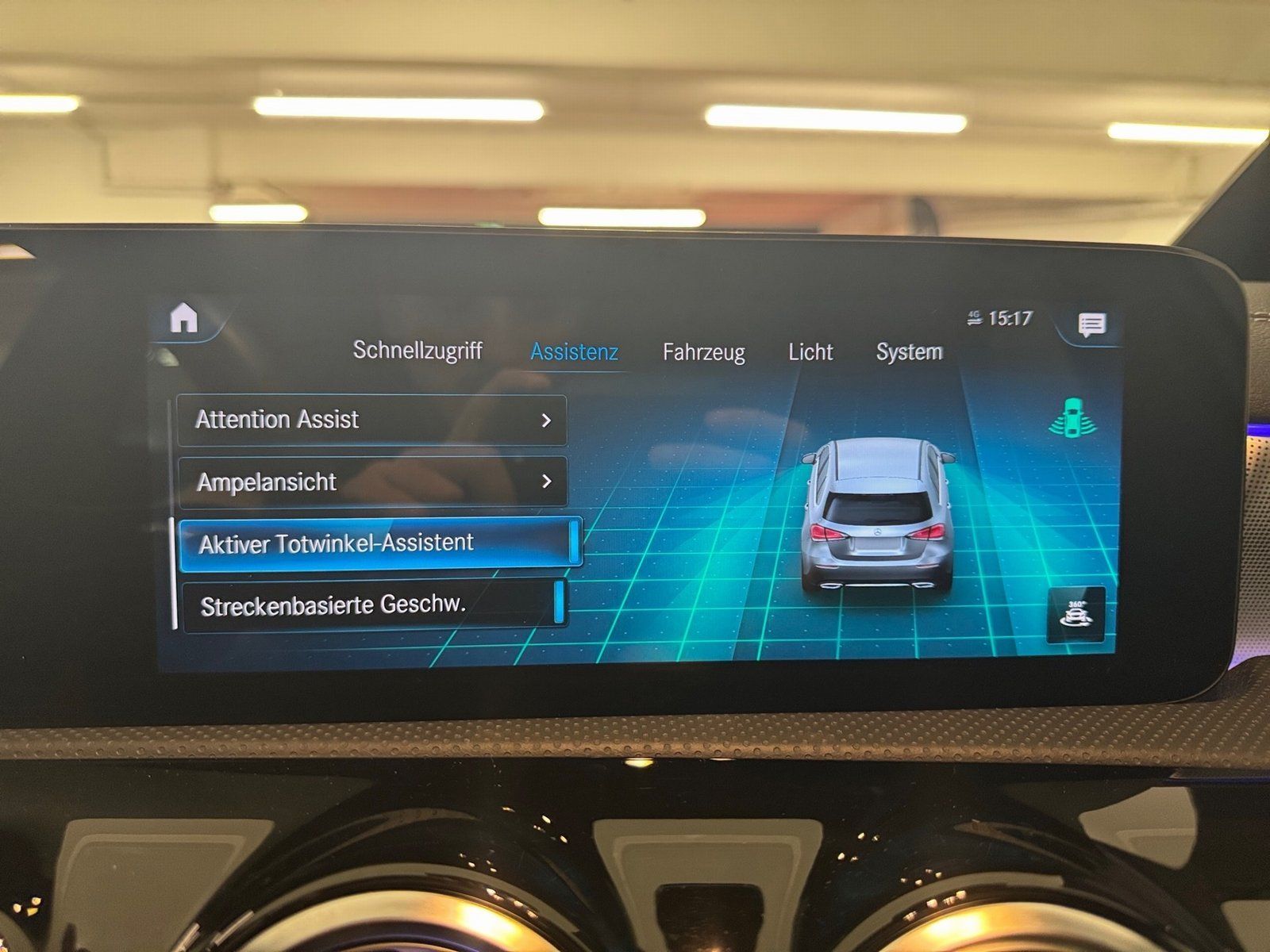 Fahrzeugabbildung Mercedes-Benz A 250 e AMG*DISTRONIC*MULTIBEAM*AHK*Pano-Dach
