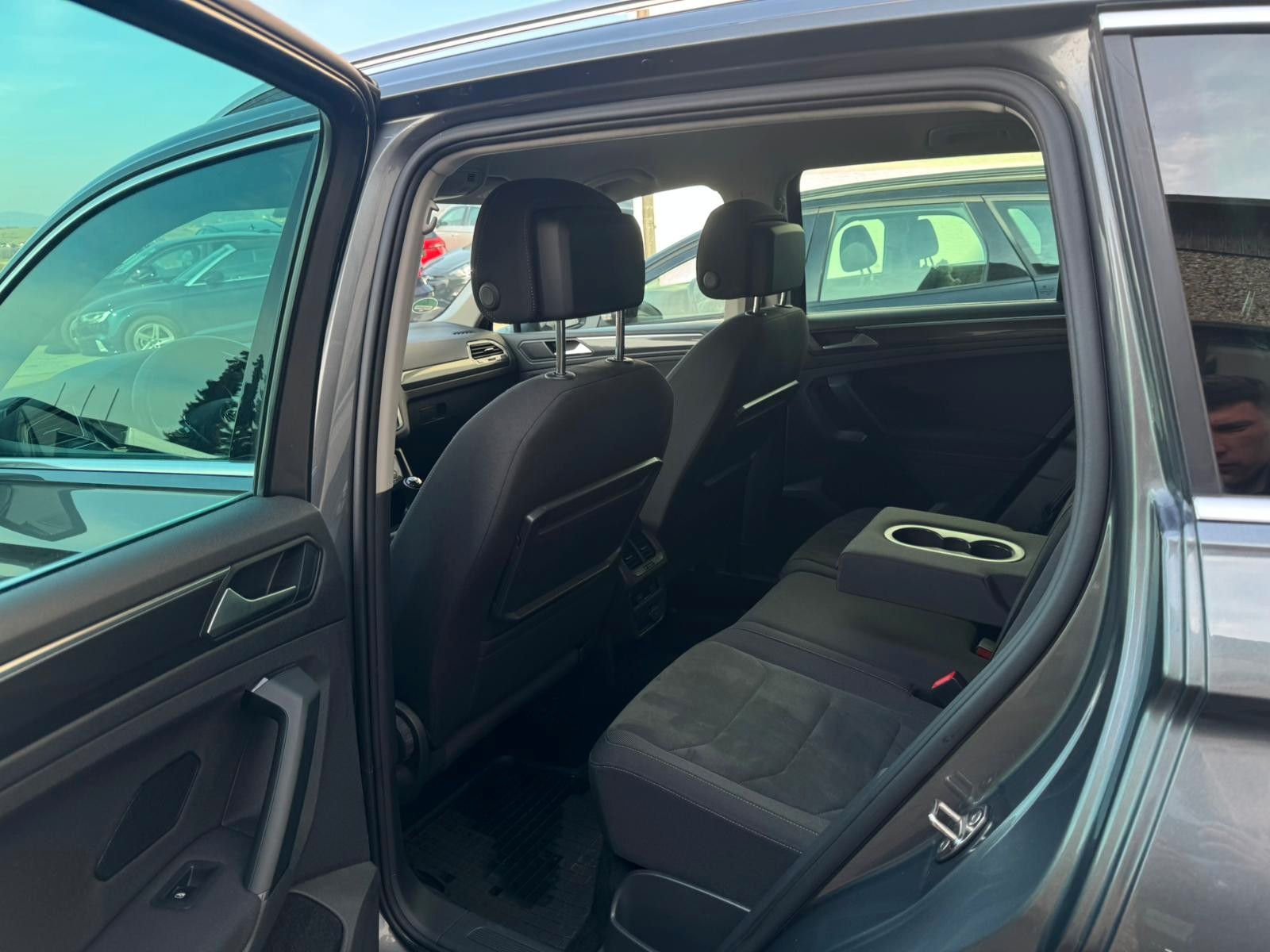 Volkswagen Tiguan 1.5TSI Comfortline ACC R-KAM NAVI LED SHZ foto 24