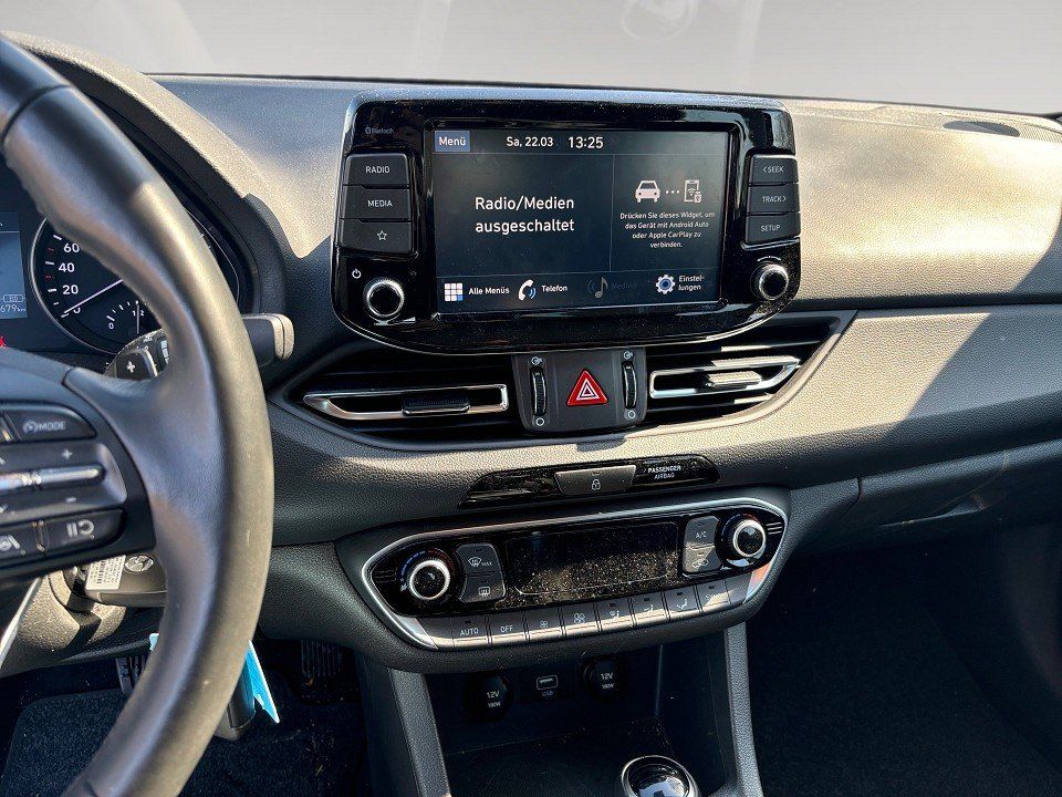 Fahrzeugabbildung Hyundai i30 5-Türer1.5 Benzin Turbo 160PS 7-DCT (48V) Ed